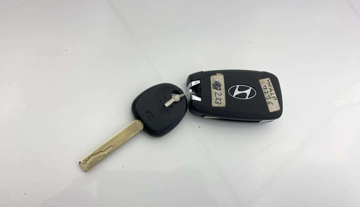 2024 Hyundai NEW I20 SPORTZ 1.2 IVT, Petrol, Automatic, 7,081 km, Key Close Up