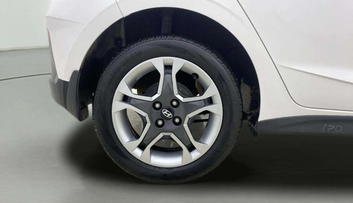 2024 Hyundai NEW I20 SPORTZ 1.2 IVT, Petrol, Automatic, 7,081 km, Right Rear Wheel