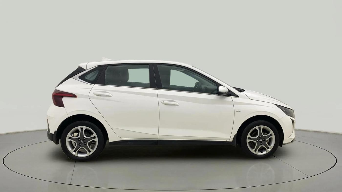 2024 Hyundai NEW I20 SPORTZ 1.2 IVT, Petrol, Automatic, 7,081 km, Right Side View