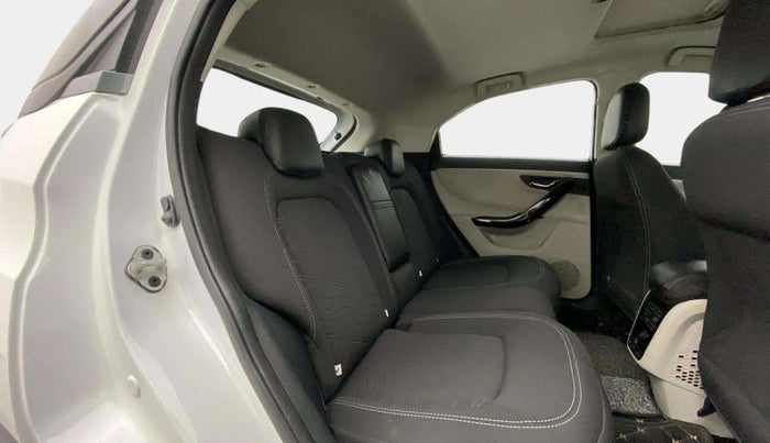 2022 Tata NEXON XZ PLUS (HS) PETROL DUAL TONE, Petrol, Manual, 31,367 km, Right Side Rear Door Cabin