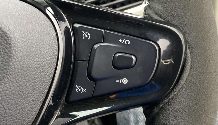 2022 Tata NEXON XZ PLUS (HS) PETROL DUAL TONE, Petrol, Manual, 31,367 km, Adaptive Cruise Control