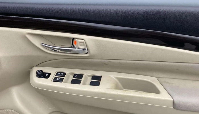 2015 Maruti Ciaz ZXI, Petrol, Manual, 26,826 km, Driver Side Door Panels Control