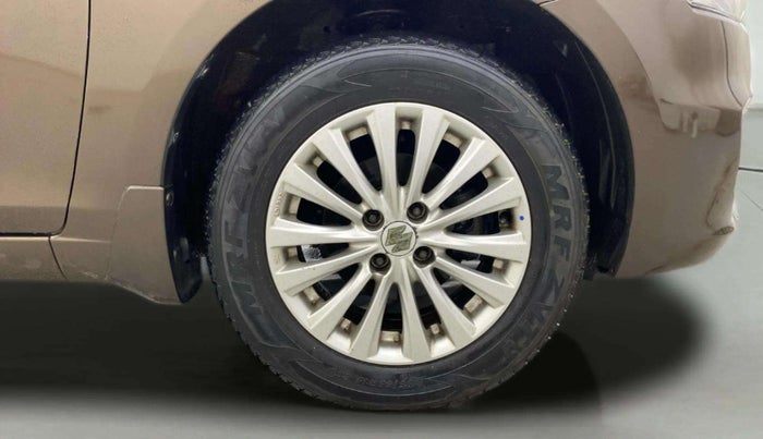 2015 Maruti Ciaz ZXI, Petrol, Manual, 26,826 km, Right Front Wheel