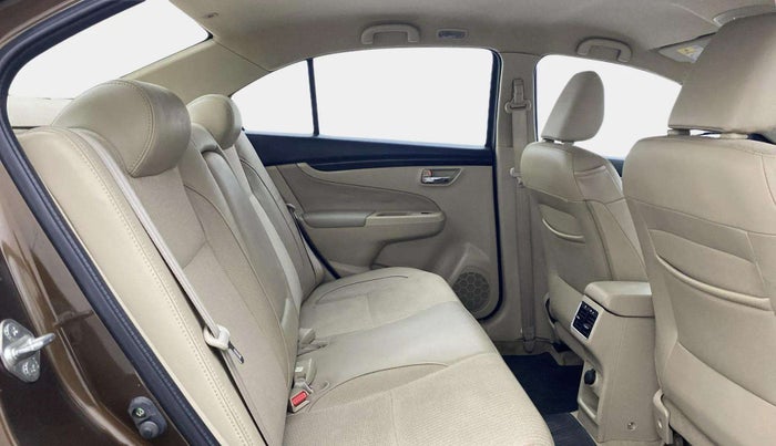 2015 Maruti Ciaz ZXI, Petrol, Manual, 26,826 km, Right Side Rear Door Cabin