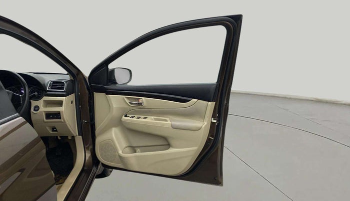 2015 Maruti Ciaz ZXI, Petrol, Manual, 26,826 km, RHS Front Door