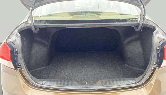 2015 Maruti Ciaz ZXI, Petrol, Manual, 26,826 km, Boot Open Zoomed View