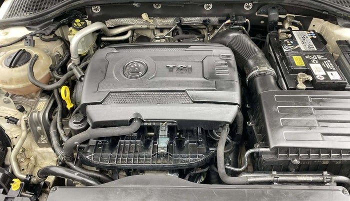 2015 Skoda Octavia STYLE PLUS AT 1.8 TSI, Petrol, Automatic, 70,481 km, Engine View