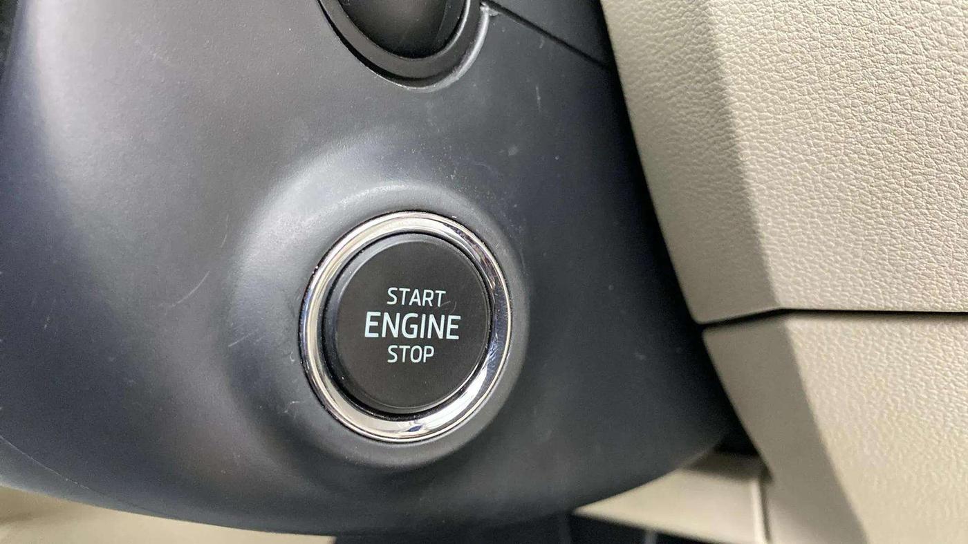 2015 Skoda Octavia STYLE PLUS AT 1.8 TSI, Petrol, Automatic, 71,177 km, Keyless Start/ Stop Button
