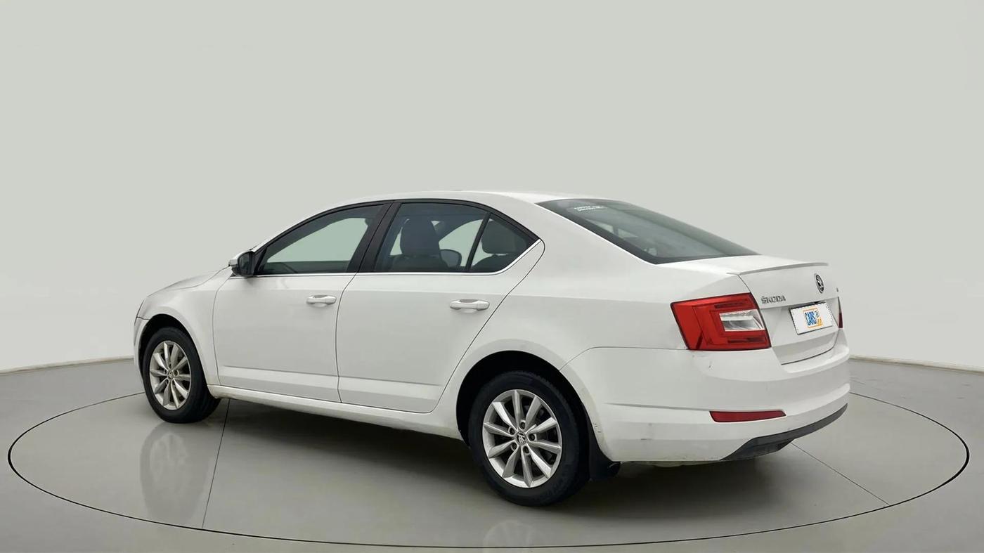 2015 Skoda Octavia STYLE PLUS AT 1.8 TSI, Petrol, Automatic, 71,177 km, Left Back Diagonal