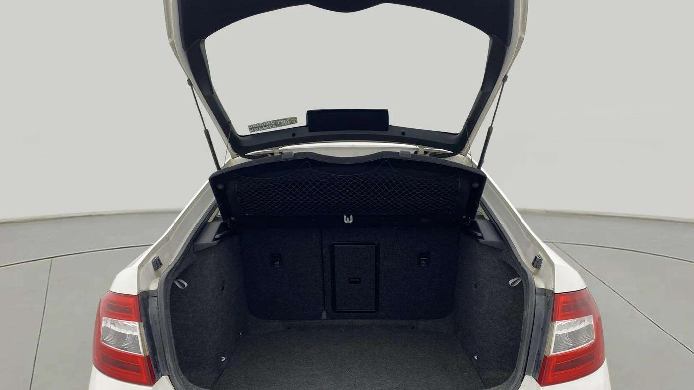 2015 Skoda Octavia STYLE PLUS AT 1.8 TSI, Petrol, Automatic, 71,177 km, Boot Open Zoomed View