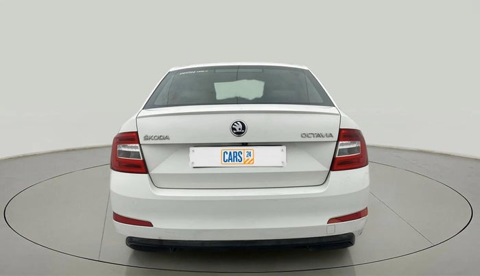 2015 Skoda Octavia STYLE PLUS AT 1.8 TSI, Petrol, Automatic, 70,481 km, Back/Rear