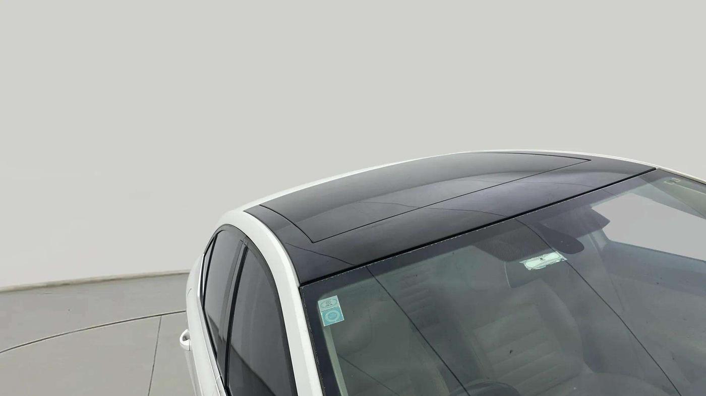 2015 Skoda Octavia STYLE PLUS AT 1.8 TSI, Petrol, Automatic, 71,177 km, Roof