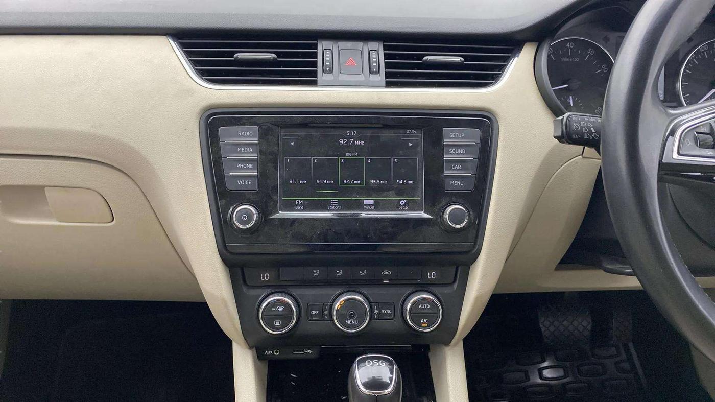 2015 Skoda Octavia STYLE PLUS AT 1.8 TSI, Petrol, Automatic, 71,177 km, Air Conditioner