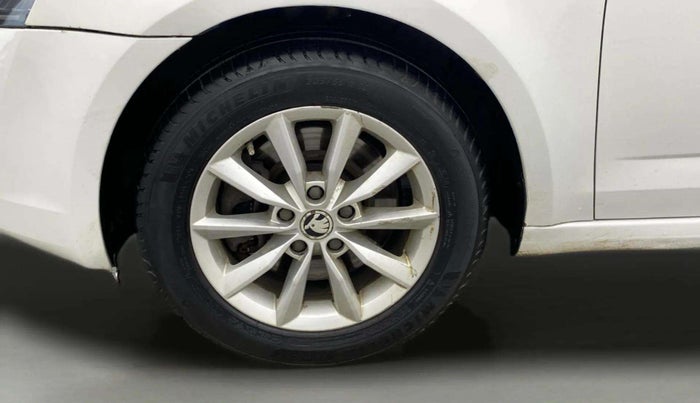 2015 Skoda Octavia STYLE PLUS AT 1.8 TSI, Petrol, Automatic, 70,481 km, Left Front Wheel