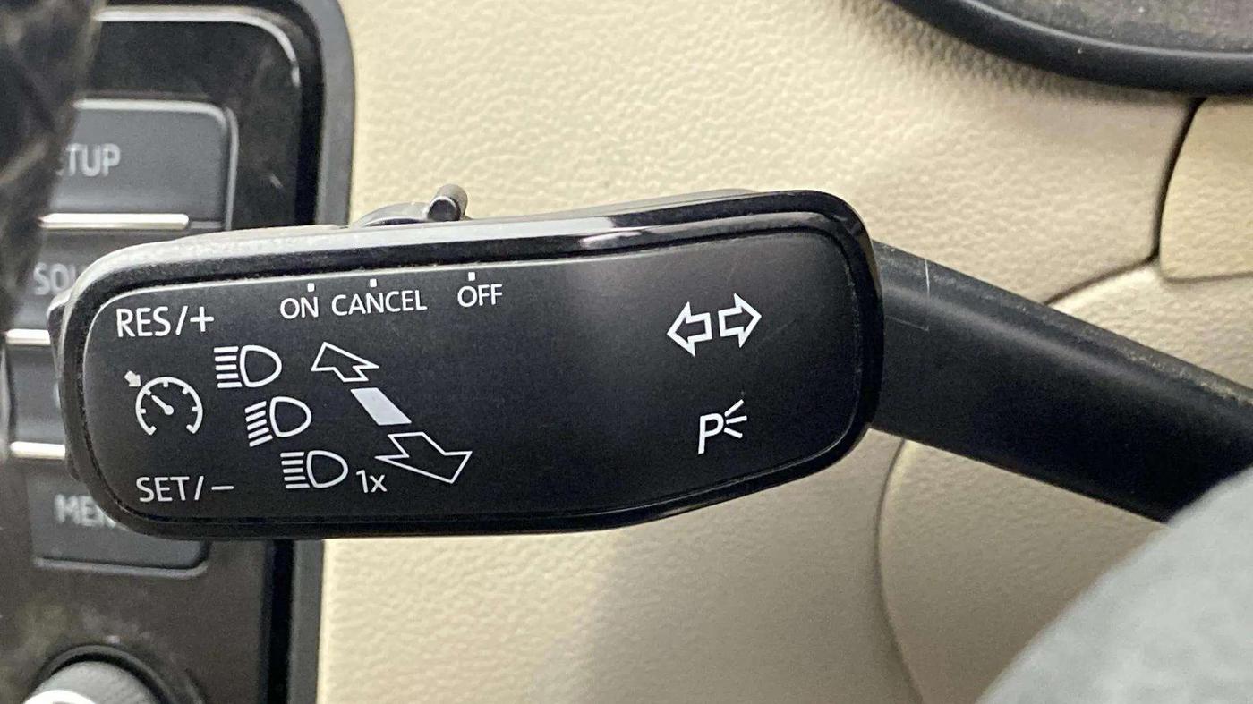 2015 Skoda Octavia STYLE PLUS AT 1.8 TSI, Petrol, Automatic, 71,177 km, Adaptive Cruise Control