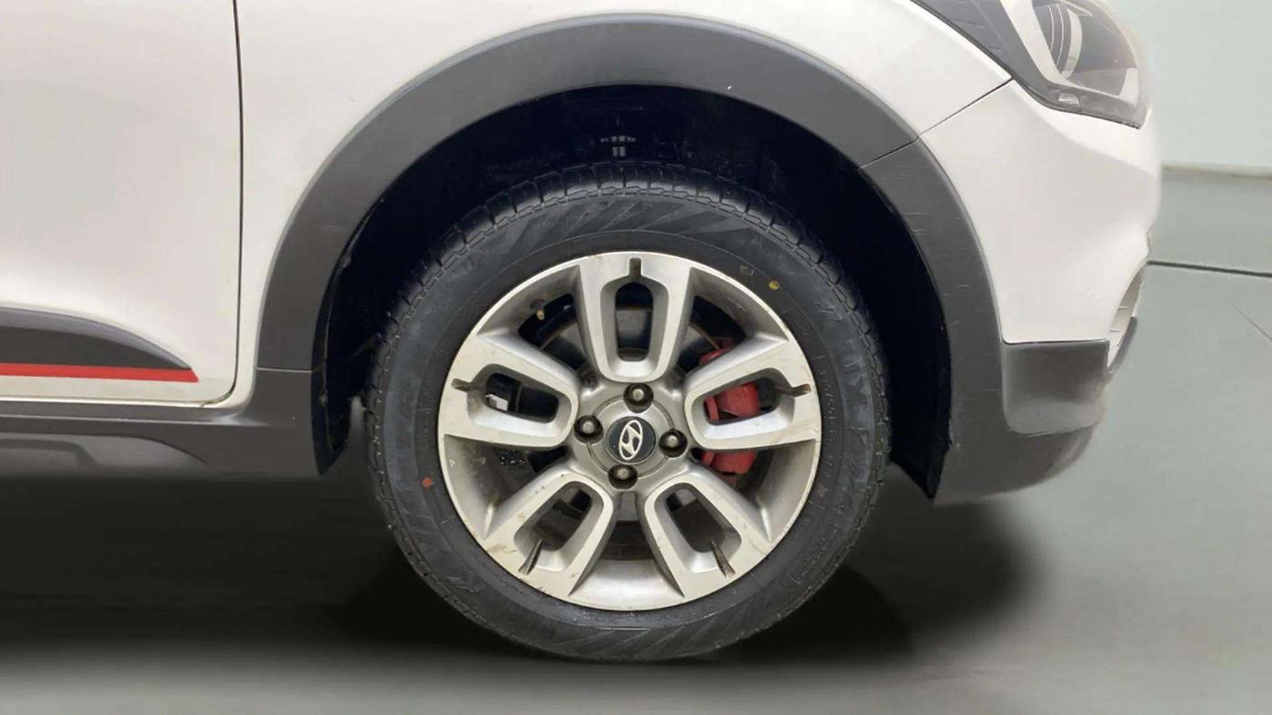 2018 Hyundai i20 Active 1.2 S, Petrol, Manual, 83,352 km, Right Front Wheel