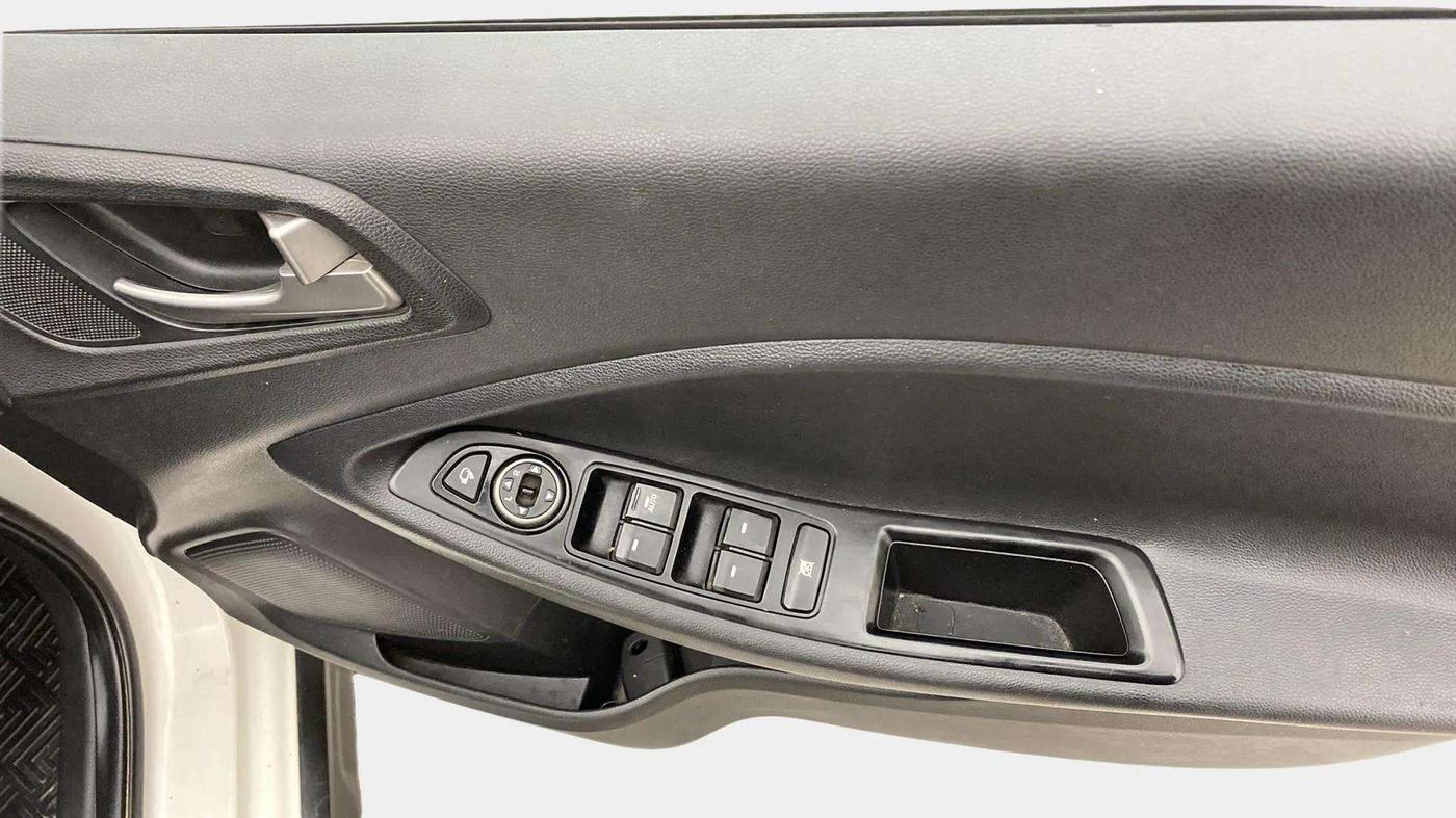 2018 Hyundai i20 Active 1.2 S, Petrol, Manual, 83,352 km, Driver Side Door Panels Control