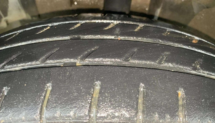 2017 Renault Kwid RXT 1.0, Petrol, Manual, 34,967 km, Right Front Tyre Tread