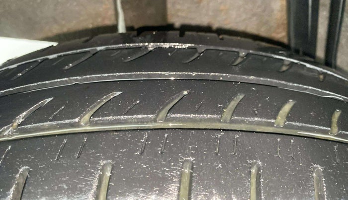 2017 Renault Kwid RXT 1.0, Petrol, Manual, 34,967 km, Left Rear Tyre Tread
