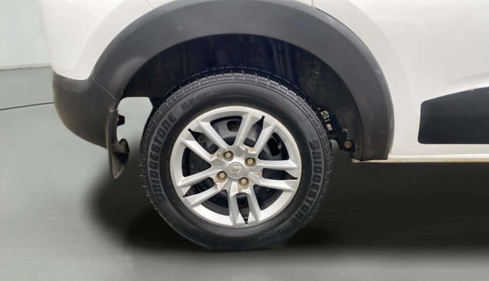 2023 Renault TRIBER RXT, Petrol, Manual, 27,341 km, Right Rear Wheel