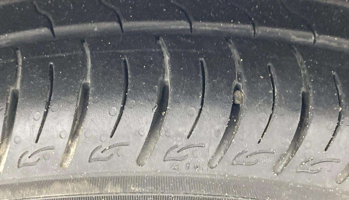 2016 Ford Ecosport TITANIUM 1.5L PETROL AT, Petrol, Automatic, 85,166 km, Right Front Tyre Tread