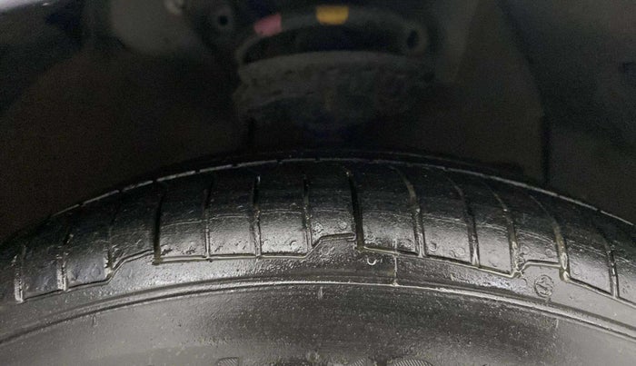 2014 Hyundai Xcent S (O) 1.2, Petrol, Manual, 81,792 km, Right Front Tyre Tread