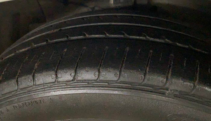 2021 Maruti Ciaz ZETA 1.5 SHVS MT PETROL, Petrol, Manual, 58,127 km, Left Front Tyre Tread