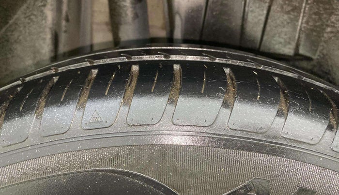 2018 Maruti Dzire VXI AMT, Petrol, Automatic, 66,895 km, Right Rear Tyre Tread