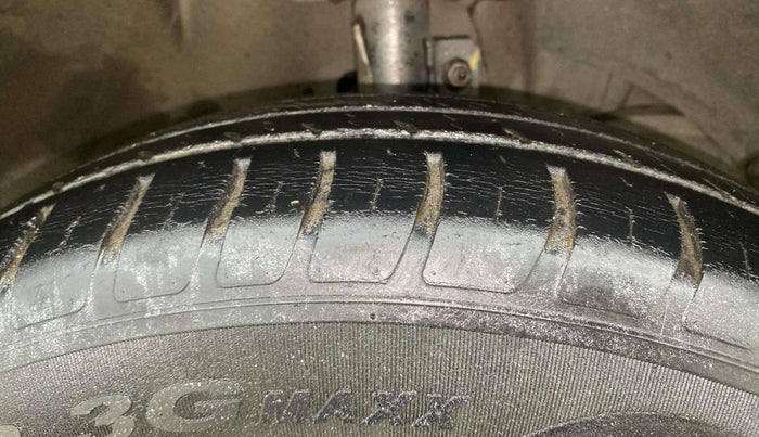 2018 Maruti Dzire VXI AMT, Petrol, Automatic, 66,895 km, Right Front Tyre Tread