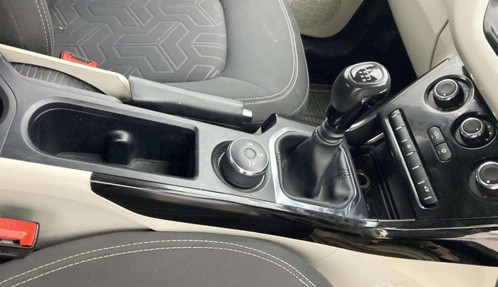 2021 Tata NEXON XZ PETROL, Petrol, Manual, 31,906 km, Gear Lever