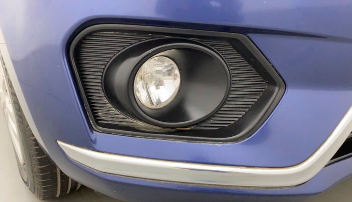 2017 Maruti Dzire VXI, Petrol, Manual, 38,705 km, Right fog light - Not fixed properly