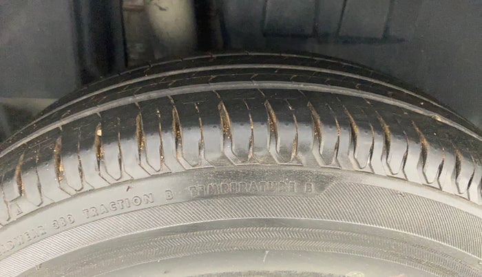 2017 Maruti Dzire VXI, Petrol, Manual, 38,705 km, Right Rear Tyre Tread