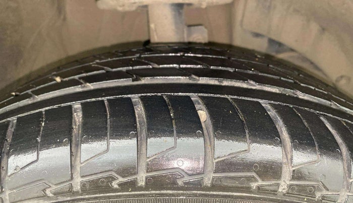 2022 Maruti Baleno ALPHA 1.2 AGS, Petrol, Automatic, 87,475 km, Right Front Tyre Tread