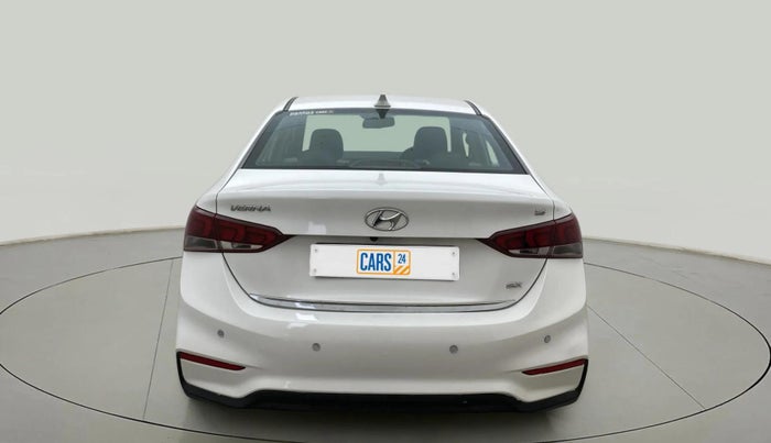 2018 Hyundai Verna 1.6 VTVT SX, Petrol, Manual, 20,494 km, Back/Rear
