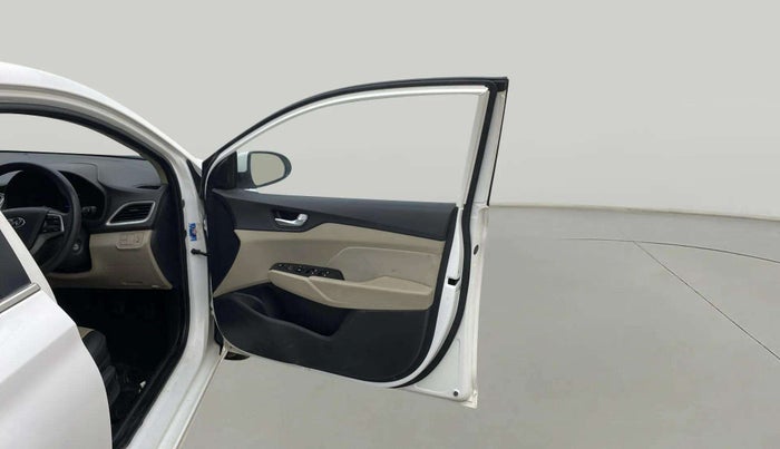 2018 Hyundai Verna 1.6 VTVT SX, Petrol, Manual, 20,494 km, RHS Front Door