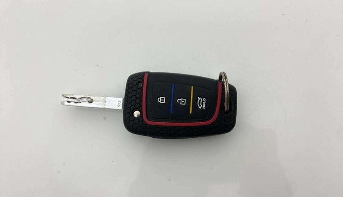2018 Hyundai Verna 1.6 VTVT SX, Petrol, Manual, 20,494 km, Key Close Up