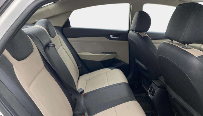 2018 Hyundai Verna 1.6 VTVT SX, Petrol, Manual, 20,494 km, Right Side Rear Door Cabin