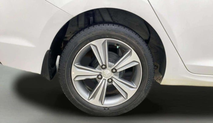 2018 Hyundai Verna 1.6 VTVT SX, Petrol, Manual, 20,494 km, Right Rear Wheel