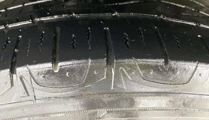 2018 Jeep Compass LIMITED 1.4 PETROL AT, Petrol, Automatic, 72,345 km, Right Rear Tyre Tread