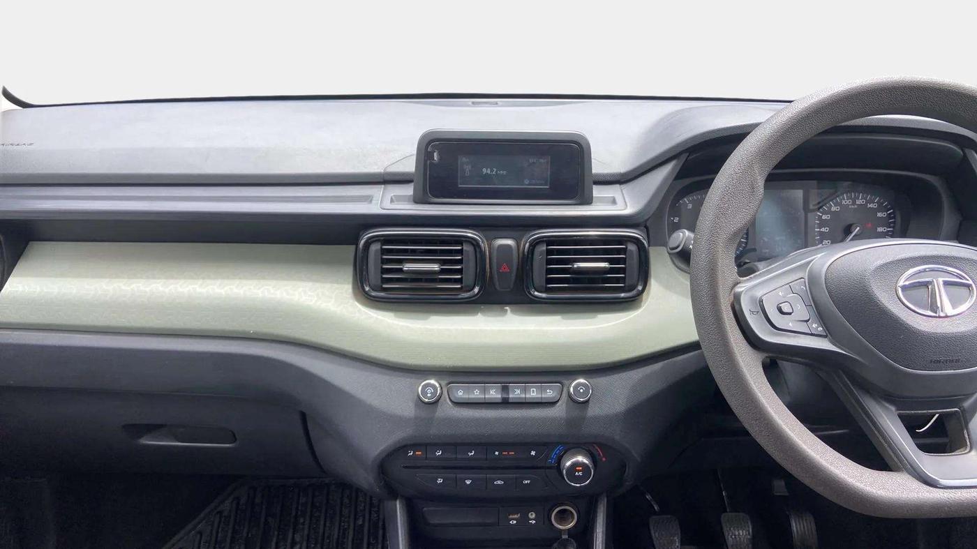 2022 Tata PUNCH ADVENTURE MT, Petrol, Manual, 32,838 km, Air Conditioner
