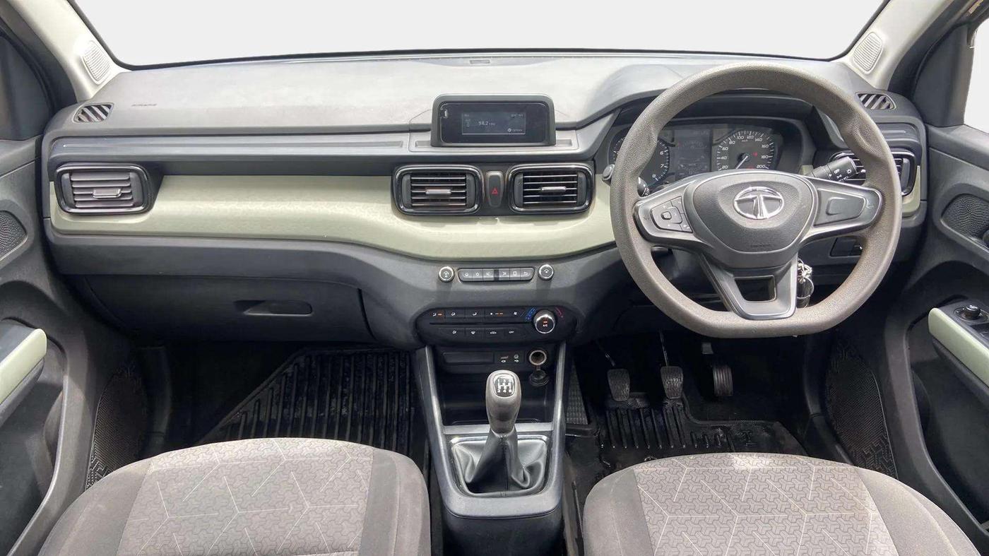 2022 Tata PUNCH ADVENTURE MT, Petrol, Manual, 32,838 km, Dashboard