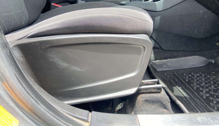 2022 Tata PUNCH ADVENTURE MT, Petrol, Manual, 32,745 km, Driver Side Adjustment Panel