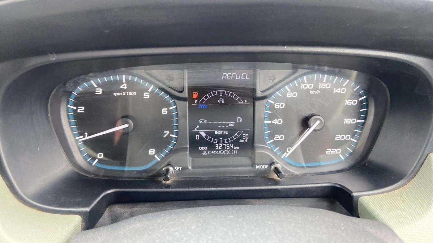 2022 Tata PUNCH ADVENTURE MT, Petrol, Manual, 32,838 km, Odometer Image