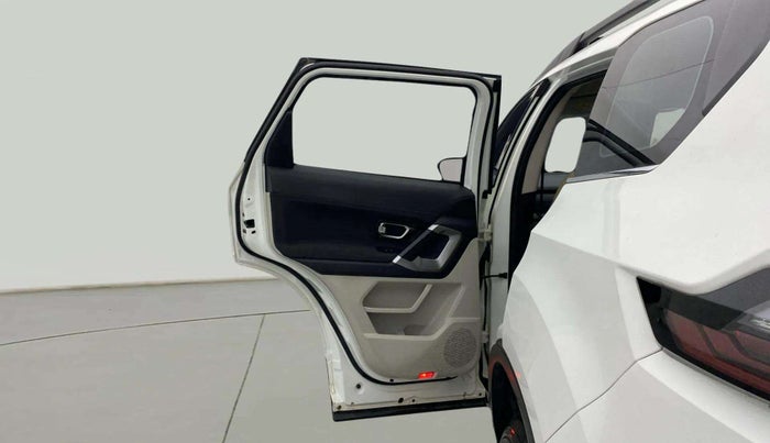 2022 Tata Safari XT, Diesel, Manual, 21,511 km, LHS Rear Door