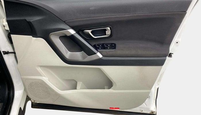 2022 Tata Safari XT, Diesel, Manual, 21,511 km, Driver Side Door Panels Control