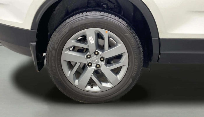 2022 Tata Safari XT, Diesel, Manual, 21,511 km, Right Rear Wheel