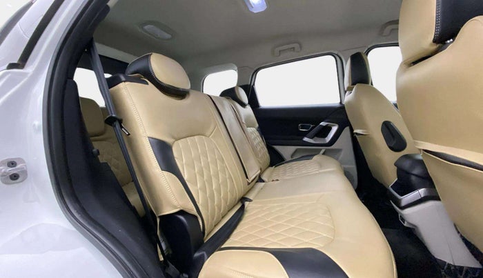 2022 Tata Safari XT, Diesel, Manual, 21,511 km, Right Side Rear Door Cabin