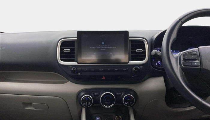 2019 Hyundai VENUE SX PLUS 1.0 TURBO DCT DUAL TONE, Petrol, Automatic, 1,00,800 km, Air Conditioner
