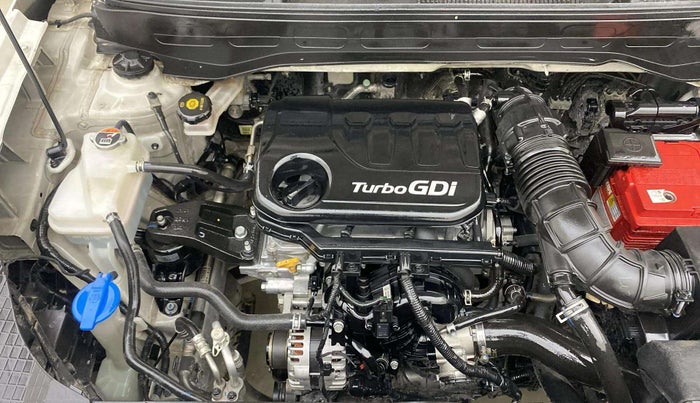 2019 Hyundai VENUE SX PLUS 1.0 TURBO DCT DUAL TONE, Petrol, Automatic, 1,00,800 km, Engine View - Right