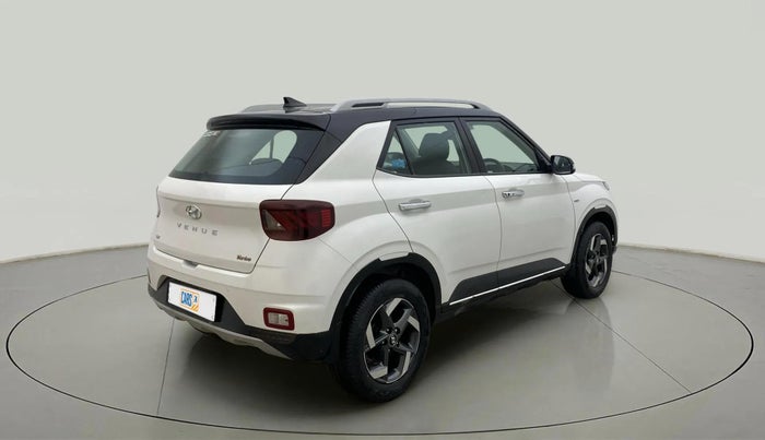 2019 Hyundai VENUE SX PLUS 1.0 TURBO DCT DUAL TONE, Petrol, Automatic, 1,00,800 km, Right Back Diagonal